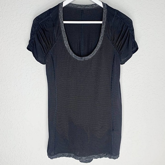 Lululemon Willpower Ruched Drawstring Short Sleeve Tech Tee in Black - Picture 3 of 7